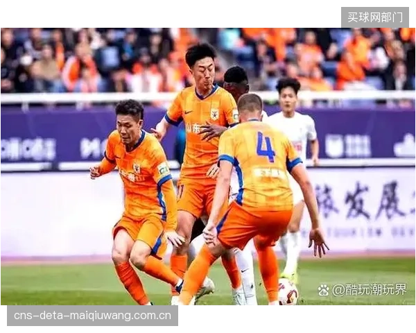 卫冕冠军上海海港仅积12分深陷保级区,上海申花受罚分与伤病潮影响排名滑落。 卫冕冠军上海海港仅积12分深陷保级区,上海申花受罚分与伤病潮影响排名滑落。